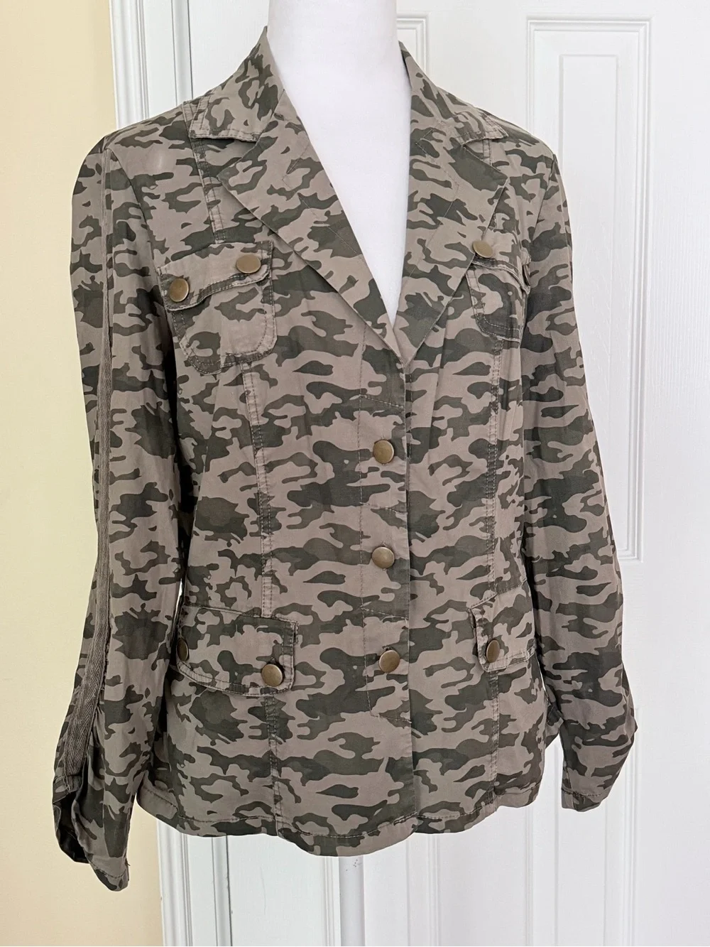 Wearables Camo Button Front Utility Blazer/ Jacket Ruched Sleeves Lightweight M